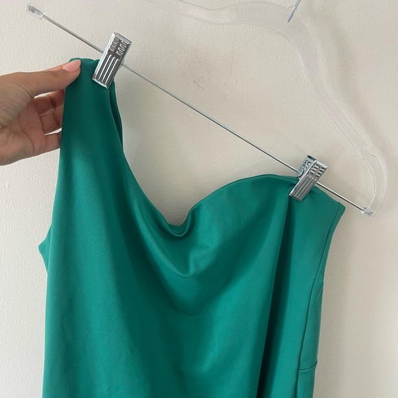 Girlfriend Collective Teal One Shoulder Tennis Dress - Picture 4 of 7